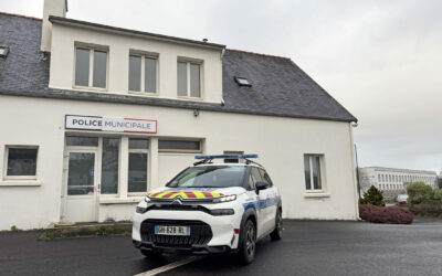 La police municipale déménage et s’installe à la Maison des Bruyères, située juste derrière la mairie, en face de l’Espace Louis Coz